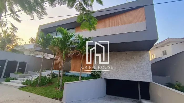 CASA A VENDA NO CONDOMINIO JARDIM MARAPENDI - NA BARRA DA TIJUCA.