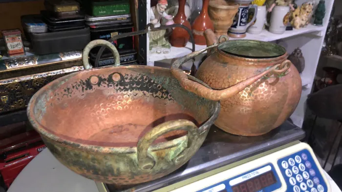 Panela de cobre e chaleira de cobre 