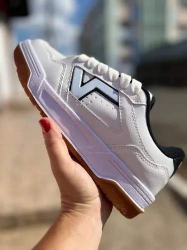 TÊNIS LANÇAMENTO 70,00