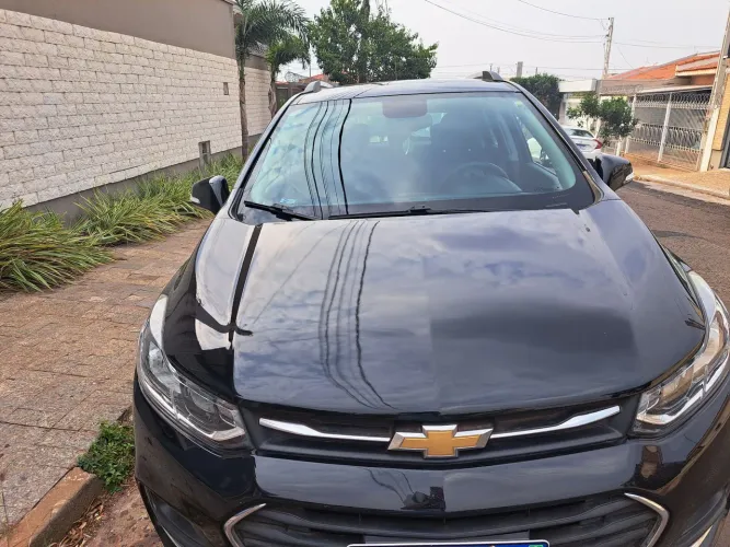 Vendo Tracker com ótimo preço. Atençao. Baixou o preço.