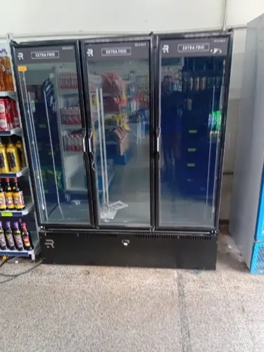 Expositor Para Bebidas Refrimate 3 Portas
