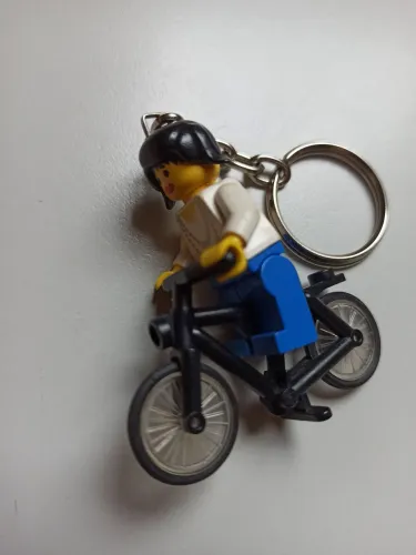 LEGO 1 Chaveiro Menina na Bicicleta 