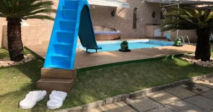 Casa térrea a venda no condomínio Jardins Florença com 2 dormitórios,piscina e área gourme