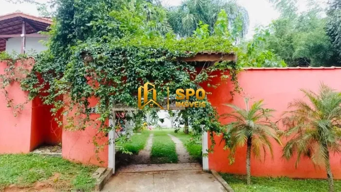 Casa em Condomínio com 4 quartos, 1 suite , piscina , hidromassagem , sauna