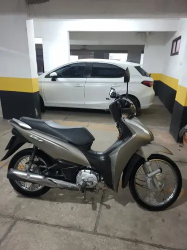 Vendo Honda Biz 2024 -  Impecável 