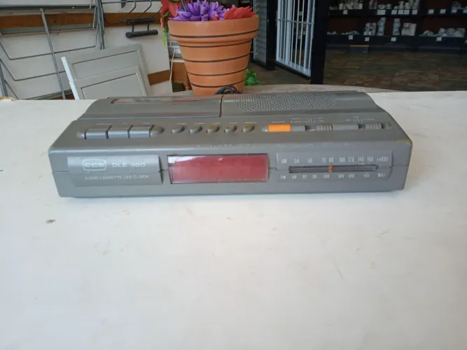 Rádio Relógio CCE DLE-980