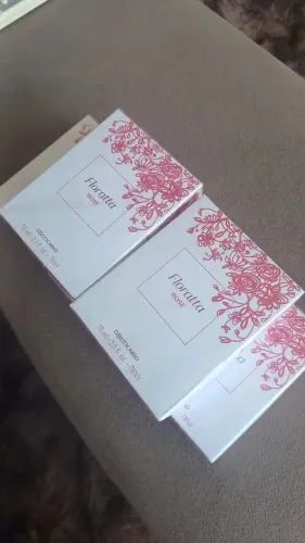Perfume Floratta Rose - Boticário - 75ml. UNIDADE ESTA DE 149,90  POR 130.00