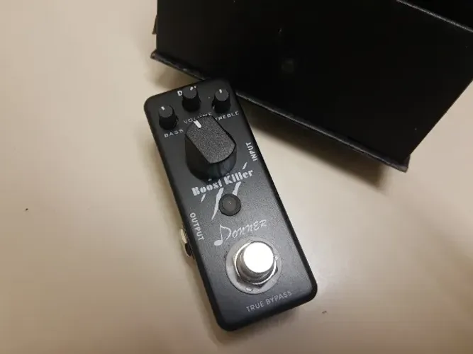 Pedal Donner Boost Killer perfeito com manual na caixa original