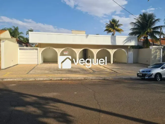 Casa comercial com 320m2, 7 salas, 16 vagas para alugar no Jardim Canada´, Ribeira~o Preto