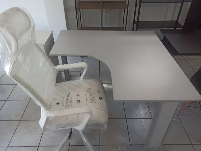 Conjunto escritório mesa e cadeira 