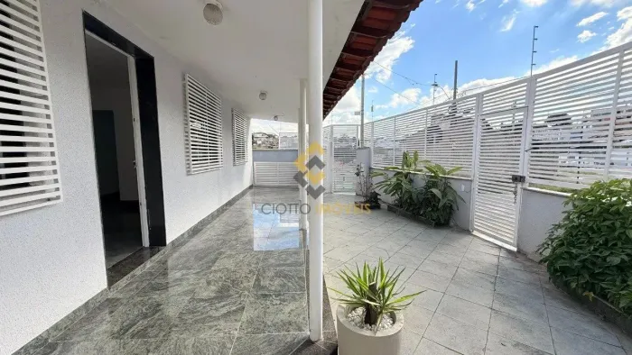 Imóvel Comercial à Venda no Bairro Cachoeirinha