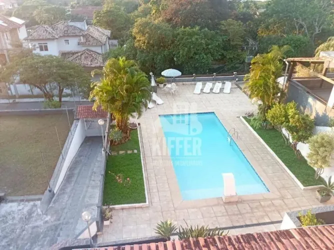 Casa triplex de luxo com 5 quartos com 1.500m² por R$ 2.800.000,00 em Itaipu,Niterói/RJ