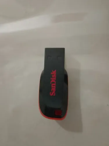 Pen drive SanDisk com músicas atualizadas Deboxe/abelvolks