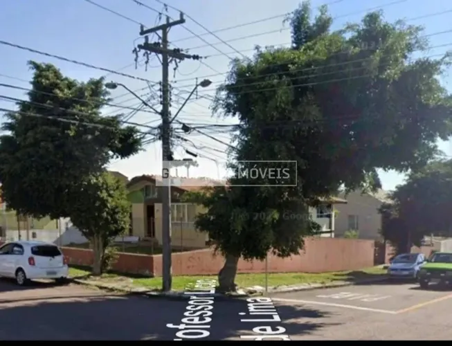 Casa com 3 Dormitórios, 306 m², Terreno com 560 m², à venda por R$ 1.000.000 - Novo Mundo,