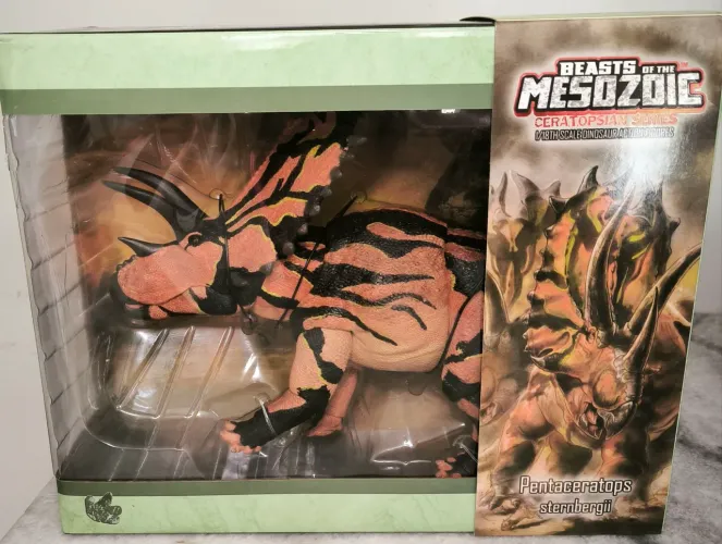 Jurassic world Beasts of the Mesozoic Pentaceratops Lacrado 45cm Hammond 