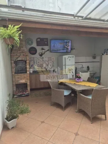 Sobrado no Condomínio Jardim Isabela com 3 Quartos para Comprar, 198m² - Parque São Vicent