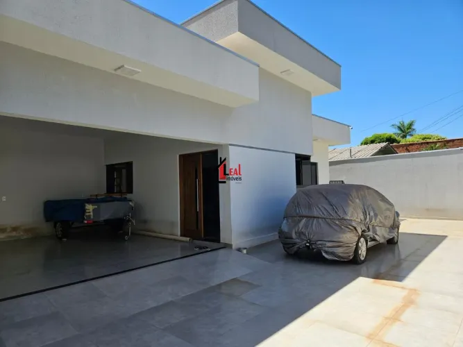 Casa para Venda em Rosana, CENTRO, 3 dormitórios, 2 suítes, 3 banheiros, 8 vagas