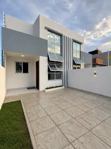 RC Aluga Casa Moderna com Jardim no José Américo