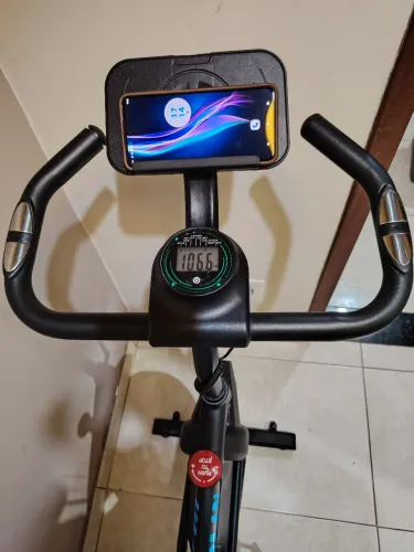 BICICLETA SPINNING PROFISSIONAL JMJN. INÉRCIA15KG CORREIA AZUL PARA 150KG AJUSTÁVEL.