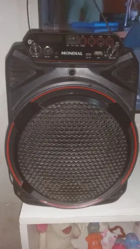 Vende se essa caixa de som