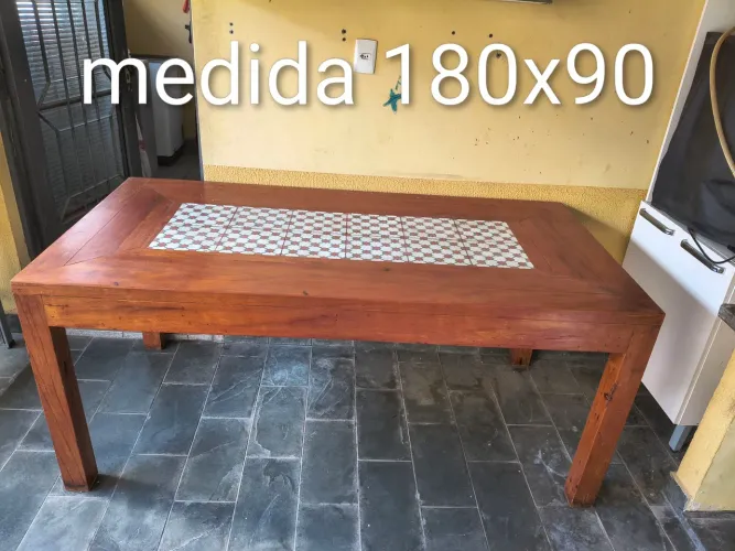 Mesa de ladrilho demolição com 2 bancos