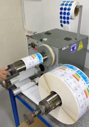 Rebobinadeira Reinaflex Mini 250mm, ano 2024, eixos 3" e 1"