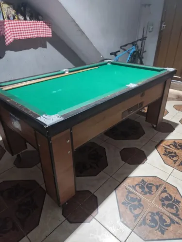 Mesa de sinuca de pedra