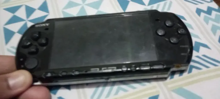 **Baixei** Psp 3010 para peças, sem teste, tela ruim (ok escrito na placa) no estado