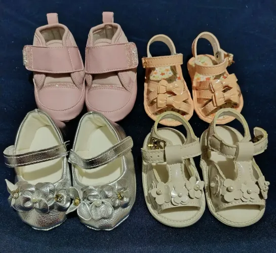 Kit com 4 sapatinhos para bebê 