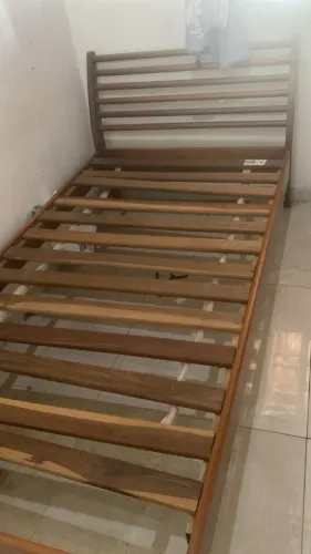 Vendo cama tok e stok solteirão
