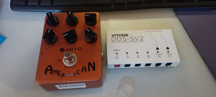 Pedal Joyo American Sound e fonte Vitoos