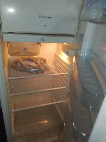 Geladeira bem conservada borracha nova 