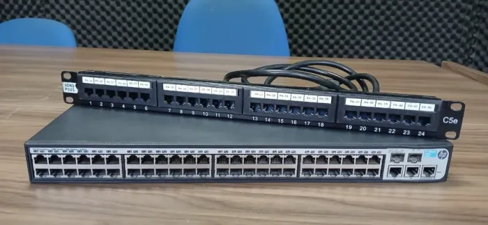 Switch HP 48 Portas Gerenciável V1905-48 JD994A