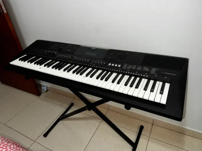 Teclado Arranjador Yamaha PSR-EW410