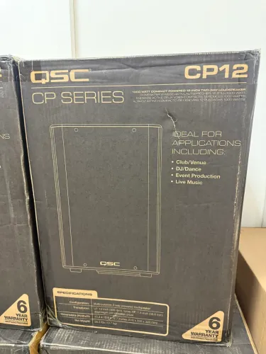 Caixa de Som QSC CP12 CP Series