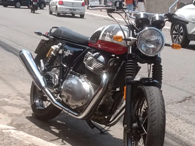 Moto de garagem
