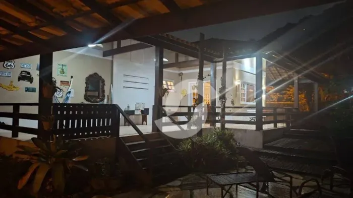 Casa com 4 dormitórios à venda, 276 m² por R$ 3.000.000,00 - Camboinhas - Niterói/RJ