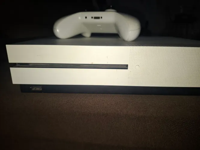 Troco Xbox one s 500gb e um celular moto G53 por um ps4