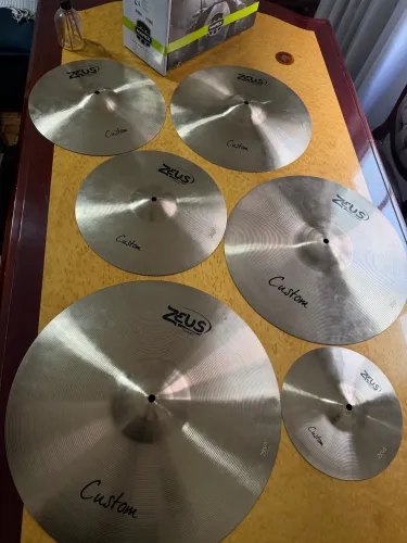 Kit de Pratos Zeus Custom Set E - 10?, 14?, 16?, 18? e 20?