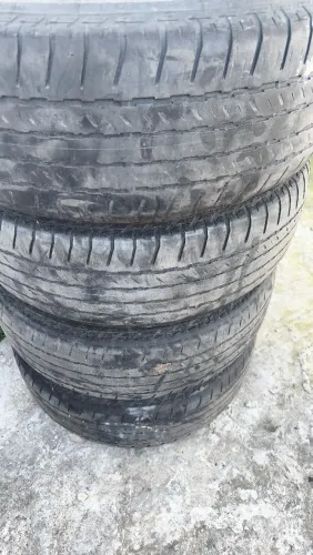 Pneus bom estado