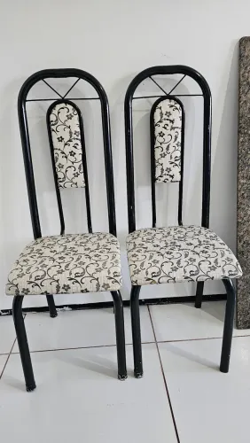 4 cadeiras + Tampo de mesa Granito 
