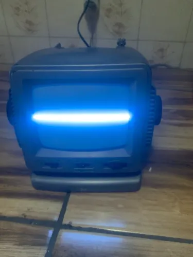 televisor de tubo antigo c/ defeito