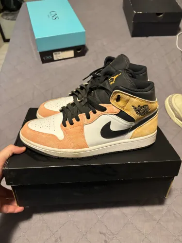 Air Jordan 1 Mid - original usado 