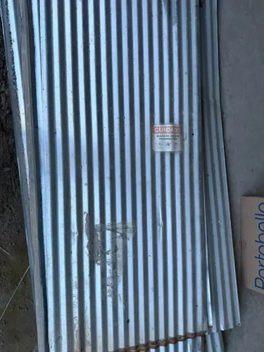 Telhas onduladas metálicas usadas