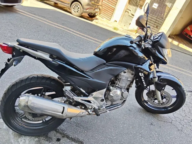 CB 300R 2015 flex vela fina. Aceito cartão em até 18×