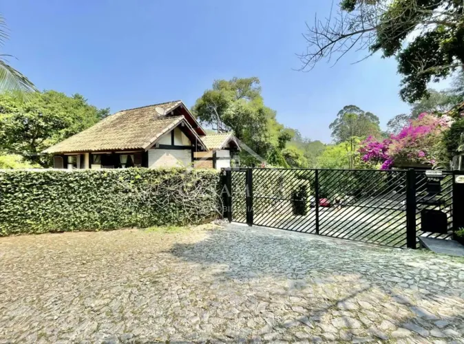 CASA DE ALTO PADRÃO, EM CONDOMÍNIO, A VENDA NA FAZENDINHA - GRANJA VIANA