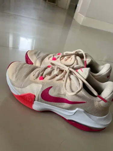 Tênis Nike Basquete/Volei