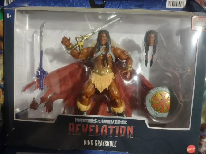 Boneco coleção He-Man Revelation King Grayskull 