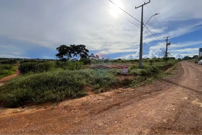 Á VENDA 03 LOTES DE 12X15 ÁREA TOTAL 900M² - BAIRRO JK II