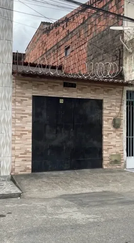 Vendo casa no jóquei clube 